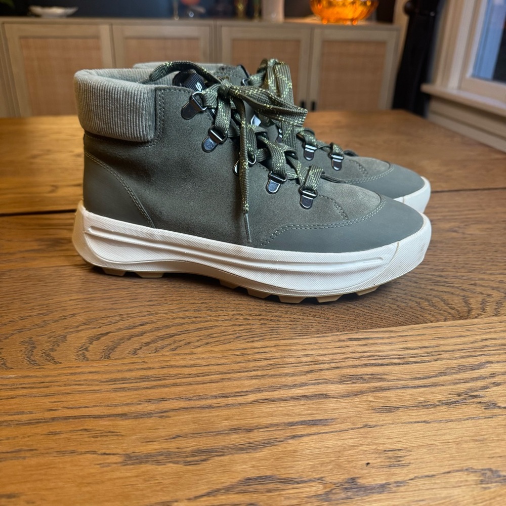 Sorel Women's Ona 53‎ Hiker  Olive High-Top Sneakers Boots hiking Women’s 9.5 - Picture 2 of 11